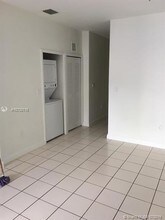 2925 SE 16th Ave-Unit -100 in Homestead, FL - Foto de edificio - Building Photo