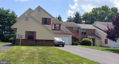426B Willow Turn in Mount Laurel, NJ - Building Photo - Building Photo