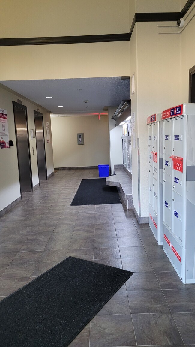 7331 S Terwillegar Dr NW in Edmonton, AB - Building Photo - Building Photo