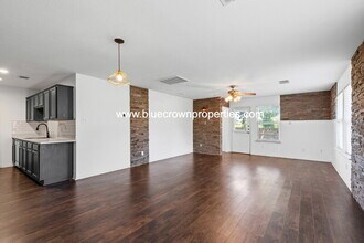 3516 Chilmark Way in Dallas, TX - Foto de edificio - Building Photo