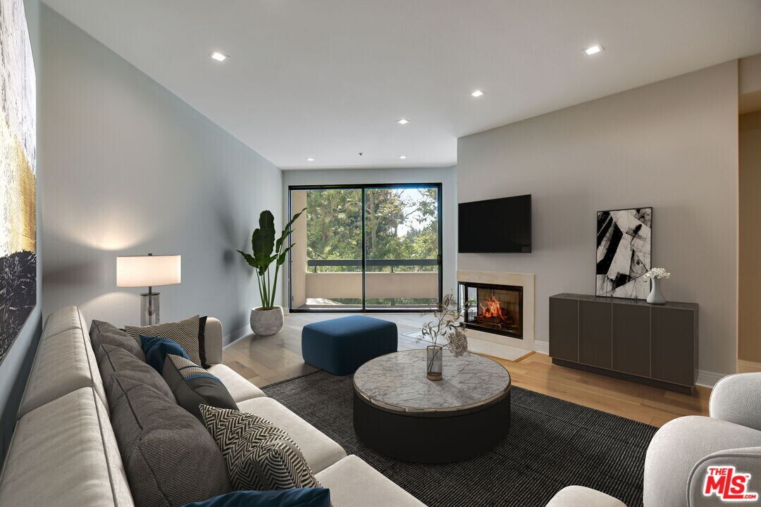 2112 Century Park Ln in Los Angeles, CA - Building Photo
