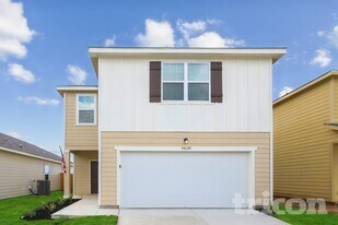 14624 Maple Ter in San Antonio, TX - Building Photo