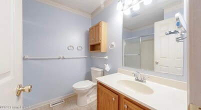 11305 Ashbrooke Gardens Dr in Louisville, KY - Building Photo - Building Photo