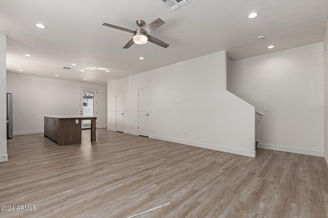 7621 E University Dr in Mesa, AZ - Building Photo - Building Photo