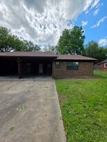 1213-1215 University Dr in Russellville, AR - Building Photo
