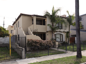 2268-2270 Cedar Ave in Long Beach, CA - Building Photo - Building Photo