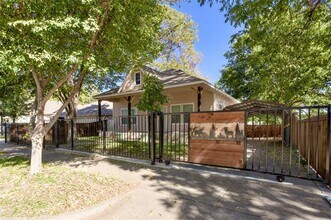 2310 Pearl Ave in Fort Worth, TX - Building Photo - Building Photo