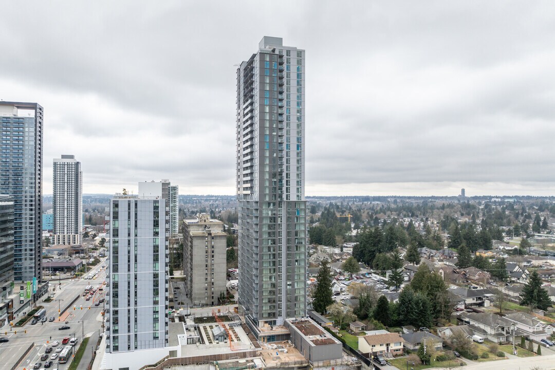 Holland Parkside NW Market Condominium Tower in Surrey, BC - Building Photo
