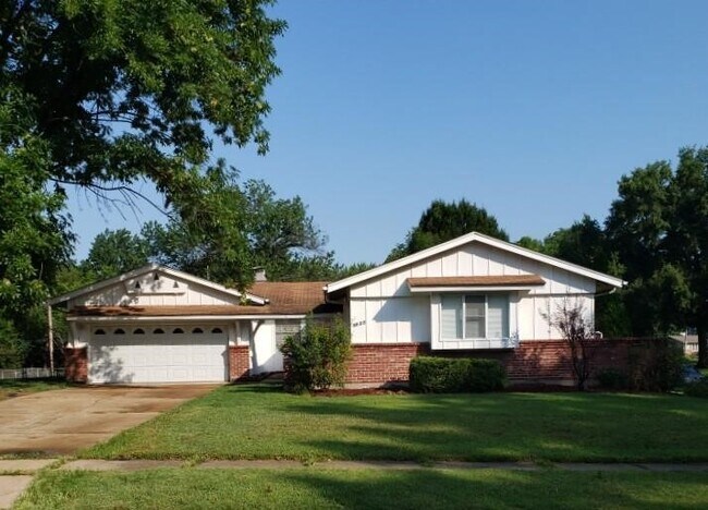 property at 2435 Birchview Dr
