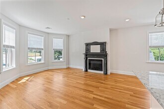 48 Water St, Unit 1 in North Andover, MA - Building Photo - Building Photo