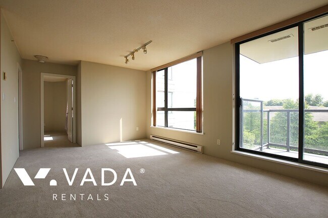 3588 Crowley Dr in Vancouver, BC - Building Photo - Building Photo