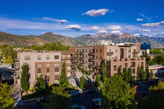 Sugar House Apartments By Urbana in Salt Lake City, UT - Foto de edificio - Building Photo