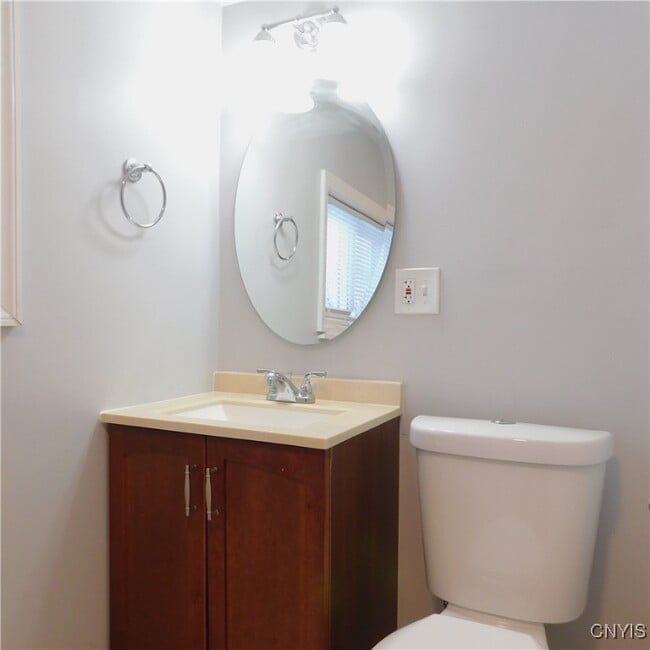 405 Cypress St in Liverpool, NY - Building Photo - Building Photo