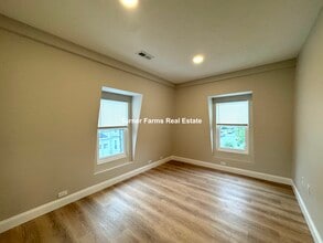 74 Washington St, Unit 8 in Medford, MA - Foto de edificio - Building Photo