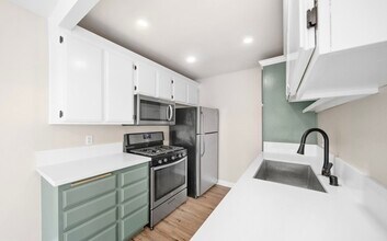 20415 S Vermont Ave, Unit 8 in Torrance, CA - Building Photo - Building Photo