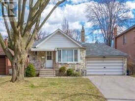 31 Fairlin Dr in Toronto, ON - Building Photo