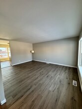 1490 Highland Blvd in Hoffman Estates, IL - Building Photo - Building Photo