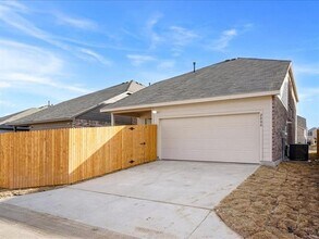 2800 Serenity Grv Ln in Fort Worth, TX - Building Photo - Building Photo