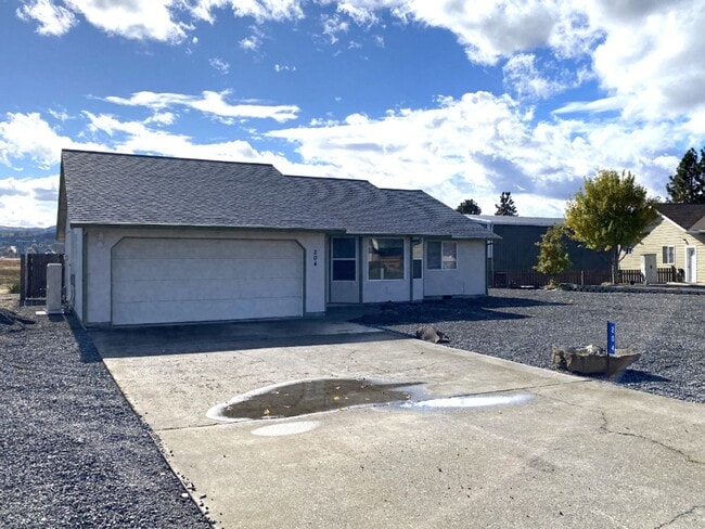 204 3rd St in Dallesport, WA - Building Photo - Building Photo