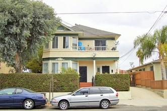 252 W 11th in San Pedro, CA - Foto de edificio - Building Photo