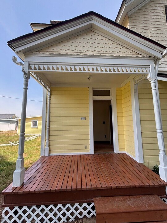 345 SE Church St in Sublimity, OR - Building Photo