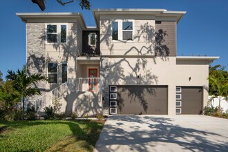 318 Rafael Blvd NE in St. Petersburg, FL - Building Photo - Building Photo