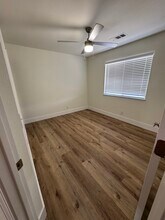 1024 Michelle Ct in Hanford, CA - Building Photo - Building Photo