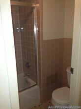 1110 Commonwealth Ave, Unit 415 in Boston, MA - Foto de edificio - Building Photo