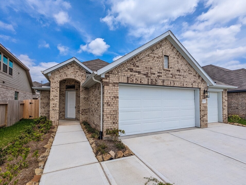 20726 Bulbine Vly Dr in Richmond, TX - Building Photo