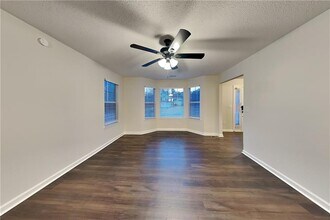 7045 Treeline Dr in Cumming, GA - Building Photo - Building Photo