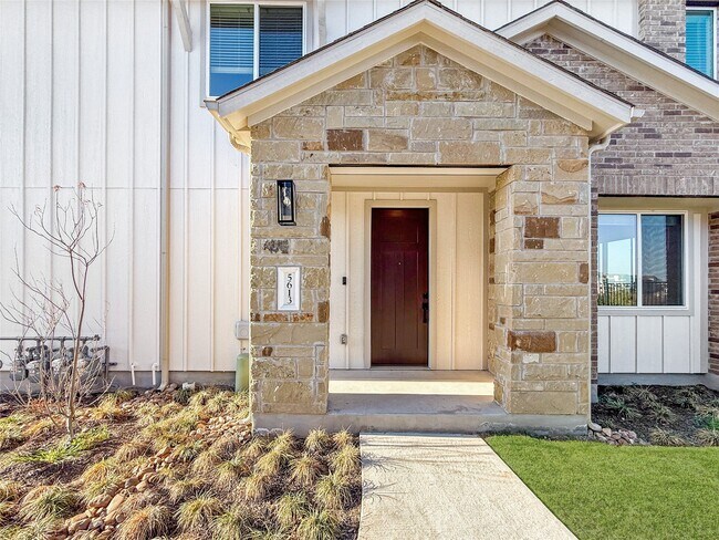 5613 Mobeetie Lp in Bee Cave, TX - Building Photo - Building Photo