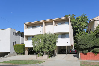 11935 Mayfield Ave in Los Angeles, CA - Building Photo - Building Photo