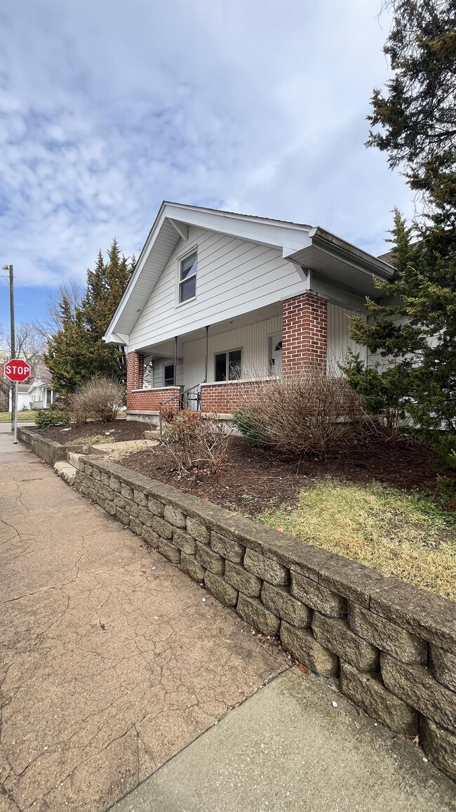 810 N Lincoln St in Bloomington, IN - Building Photo - Building Photo