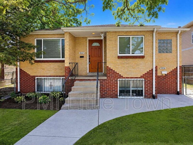 property at 3622 Hudson St