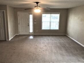 4030 Tarrant Trace Cir in High Point, NC - Foto de edificio - Building Photo