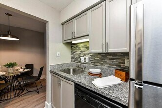 2800 Paces Ferry Rd SE, Unit A-114 in Atlanta, GA - Building Photo - Building Photo
