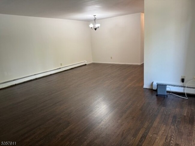 528 Andria Ave in Hillsborough, NJ - Building Photo - Building Photo