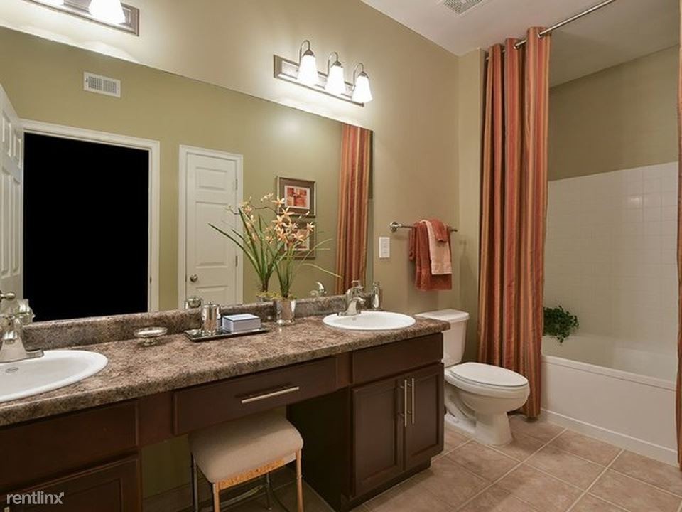 1445 Monroe Dr NE-Unit -Apt C18 in Atlanta, GA - Building Photo
