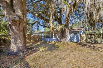 1700 SW 16th Ct in Gainesville, FL - Foto de edificio - Building Photo