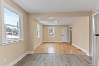 128 Harlan St in Manchester, CT - Building Photo - Building Photo