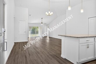 1401 Degroodt Rd SW in Palm Bay, FL - Building Photo - Building Photo