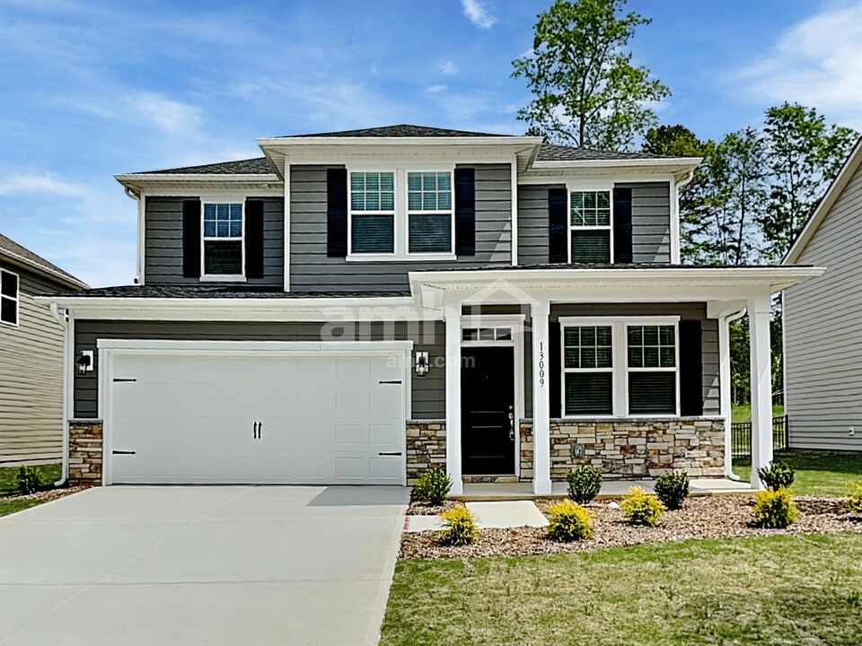 9510 Riverbend Village Dr in Charlotte, NC - Building Photo