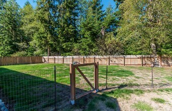 404 Sycamore Rd in Coupeville, WA - Building Photo - Building Photo