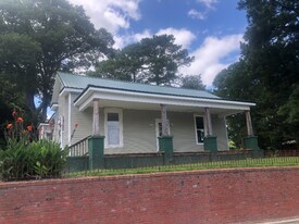 106 Corbett St in Snow Hill, NC - Building Photo