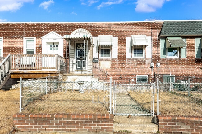 property at 915 W Browning Rd