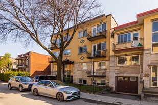 7180 Cartier Rue in Montréal, QC - Building Photo