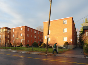 Garden Hill Apartments in Hartford, CT - Building Photo - Building Photo