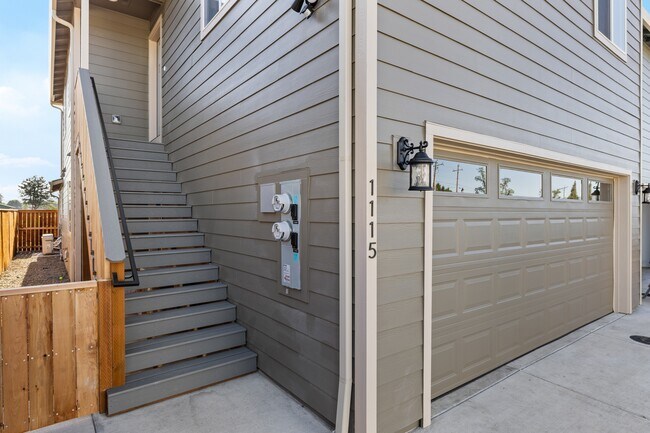 1115 Annalise St in Central Point, OR - Building Photo - Building Photo