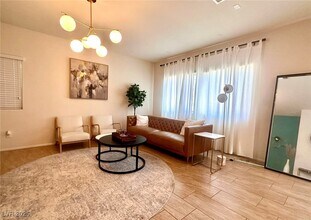 8364 Spanish Creek Ct in Las Vegas, NV - Building Photo - Building Photo