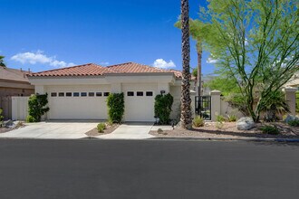 430 White Horse Trail in Palm Desert, CA - Building Photo - Building Photo